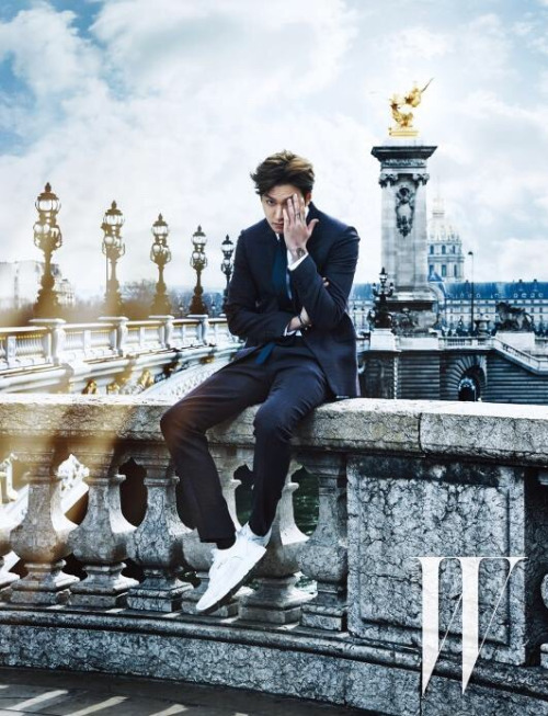  Lee Min Ho يقضى يوم مشمس في باريس من أجل جلسة تصوير Lee-min-ho-w-3